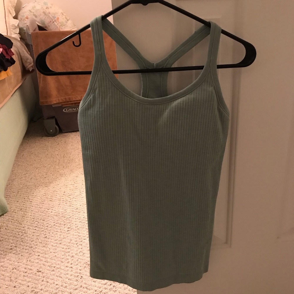Lululemon tank